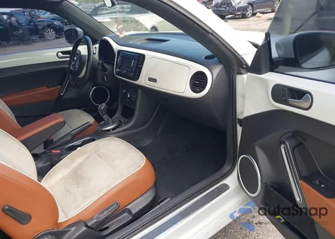 2015 Volkswagen Beetle 1.8T Classic из США, поврежденный, VIN 3VWF17AT2FM656714